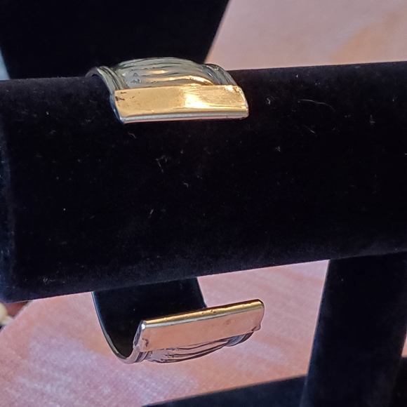 Silver Tone Hand Made in India Ribbed Metal cuff - Picture 2 of 6